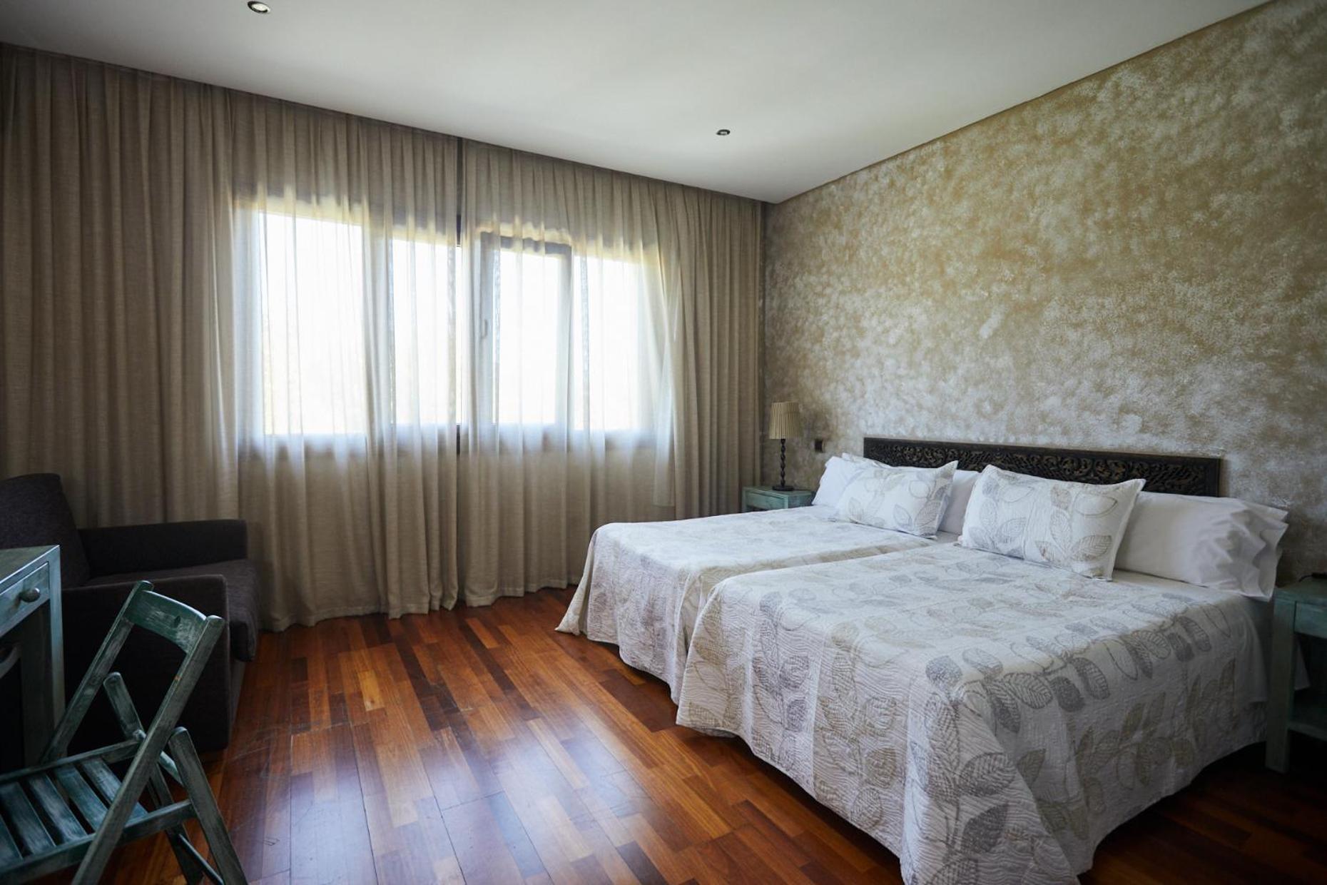 Hotel El Mirlo Blanco Канделеда Экстерьер фото