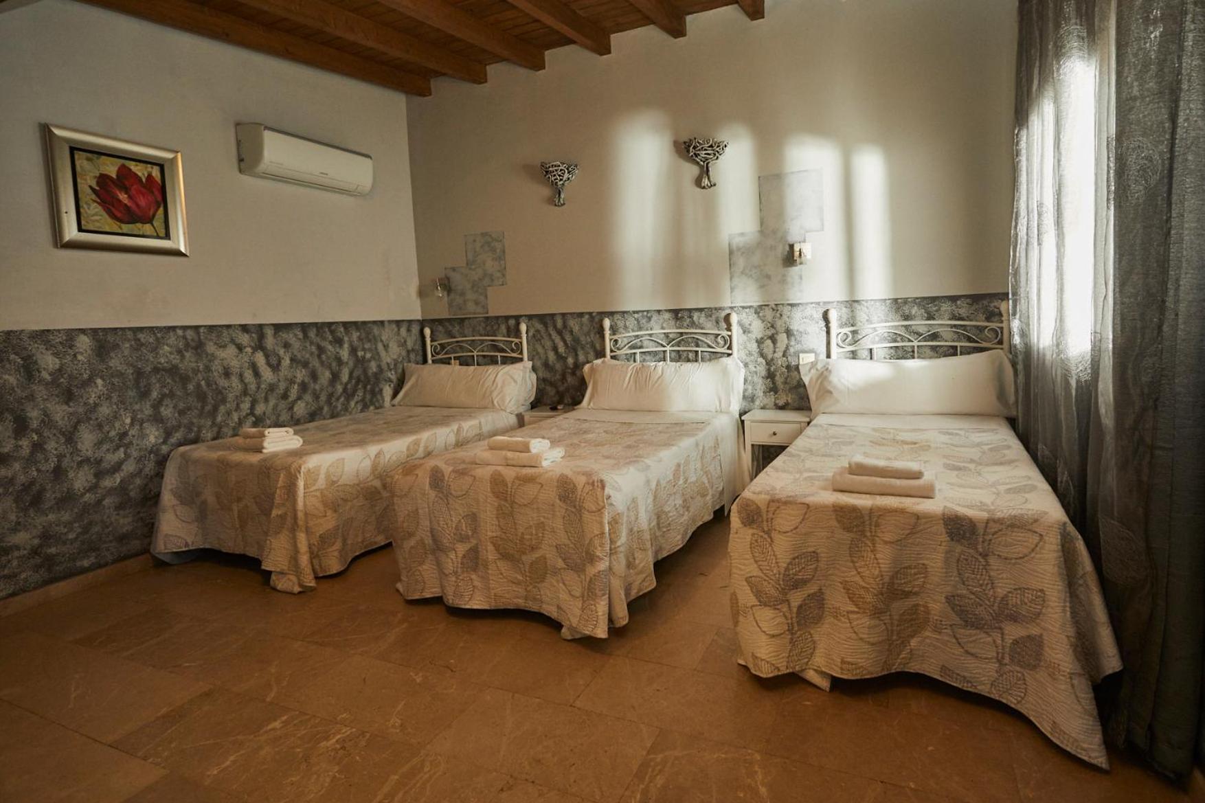 Hotel El Mirlo Blanco Канделеда Экстерьер фото